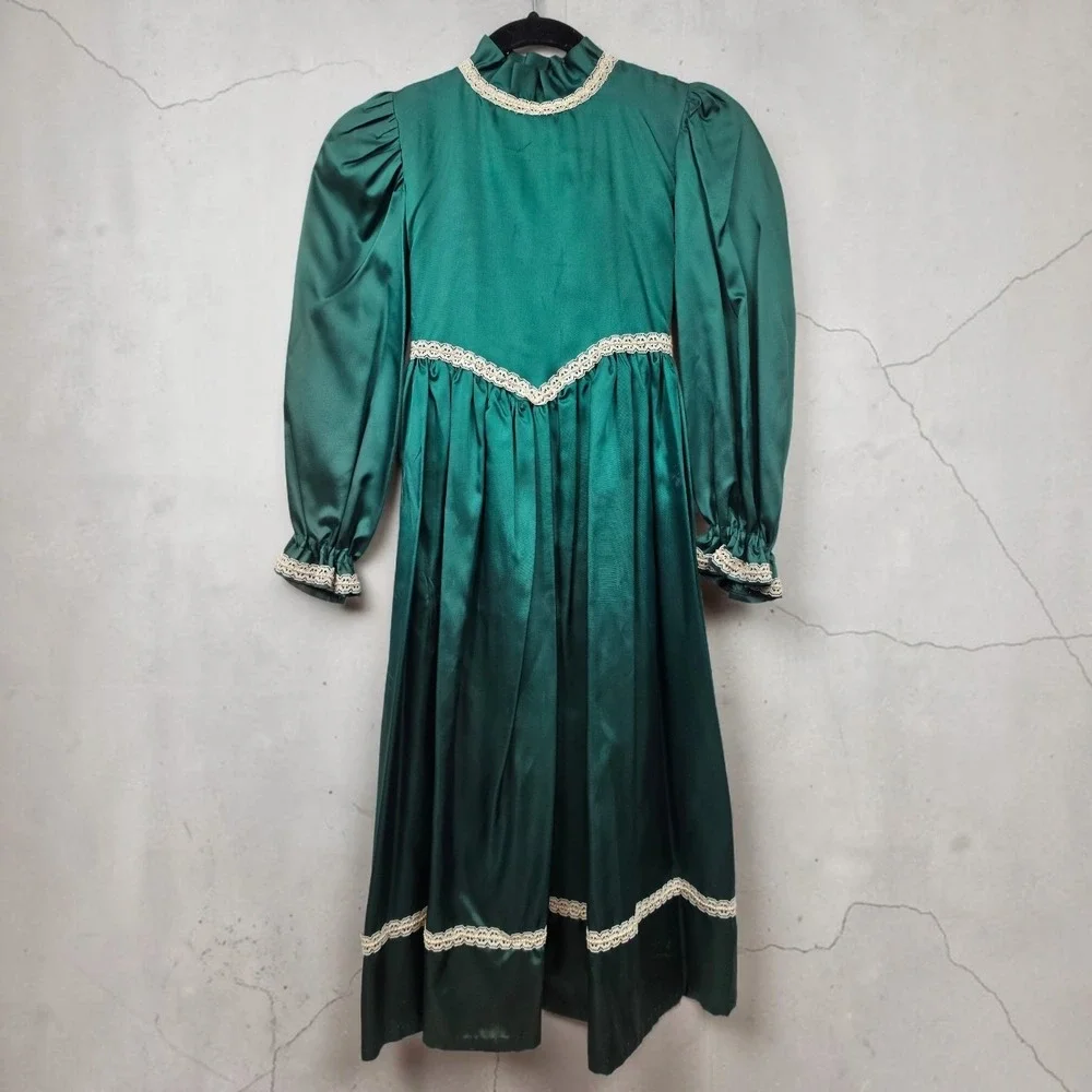 Vintage Emerald Green Satin Prairie Dress Girls Lace Trim Victorian Costume